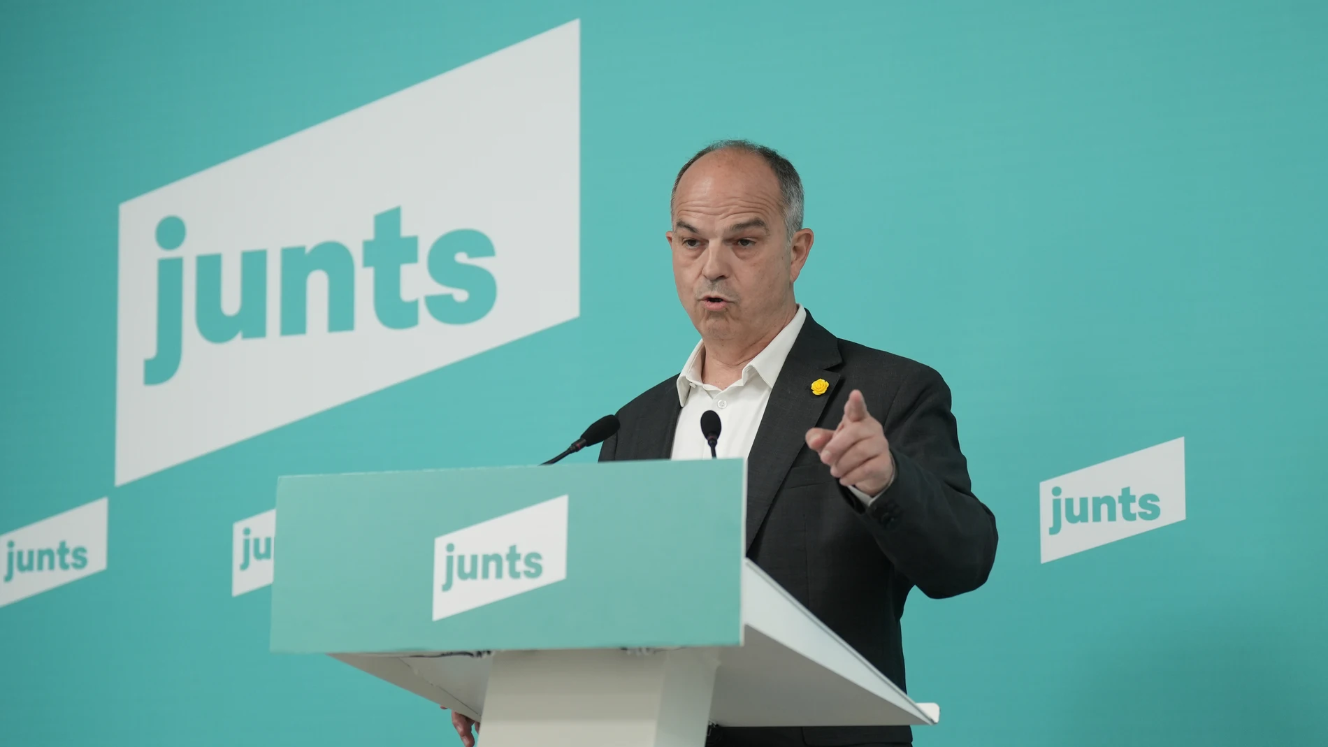 El secretario general de Junts, Jordi Turull, ofrece una rueda de prensa para valorar la sentencia favorable del Tribunal Constitucional a la Ley de Amnistía, a 26 de junio de 2025, en Barcelona (España). El Tribunal Constitucional (TC) ha avalado, con los seis votos a favor de la mayoría progresista y los cuatro en contra de la minoría conservadora, la ley de amnistía destinada a borrar los delitos cometidos en el marco del proceso independentista catalán, que alcanzó su clímax con el 1-O, a...