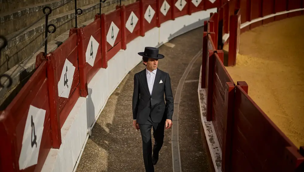 Entrevista con el torero Juan Ortega en la plaza de toros de Aranjuez.