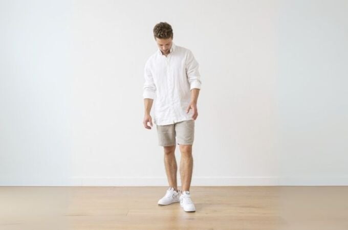 Así son los pantalones cortos de hombre que parecen sacados del catálogo de Zara