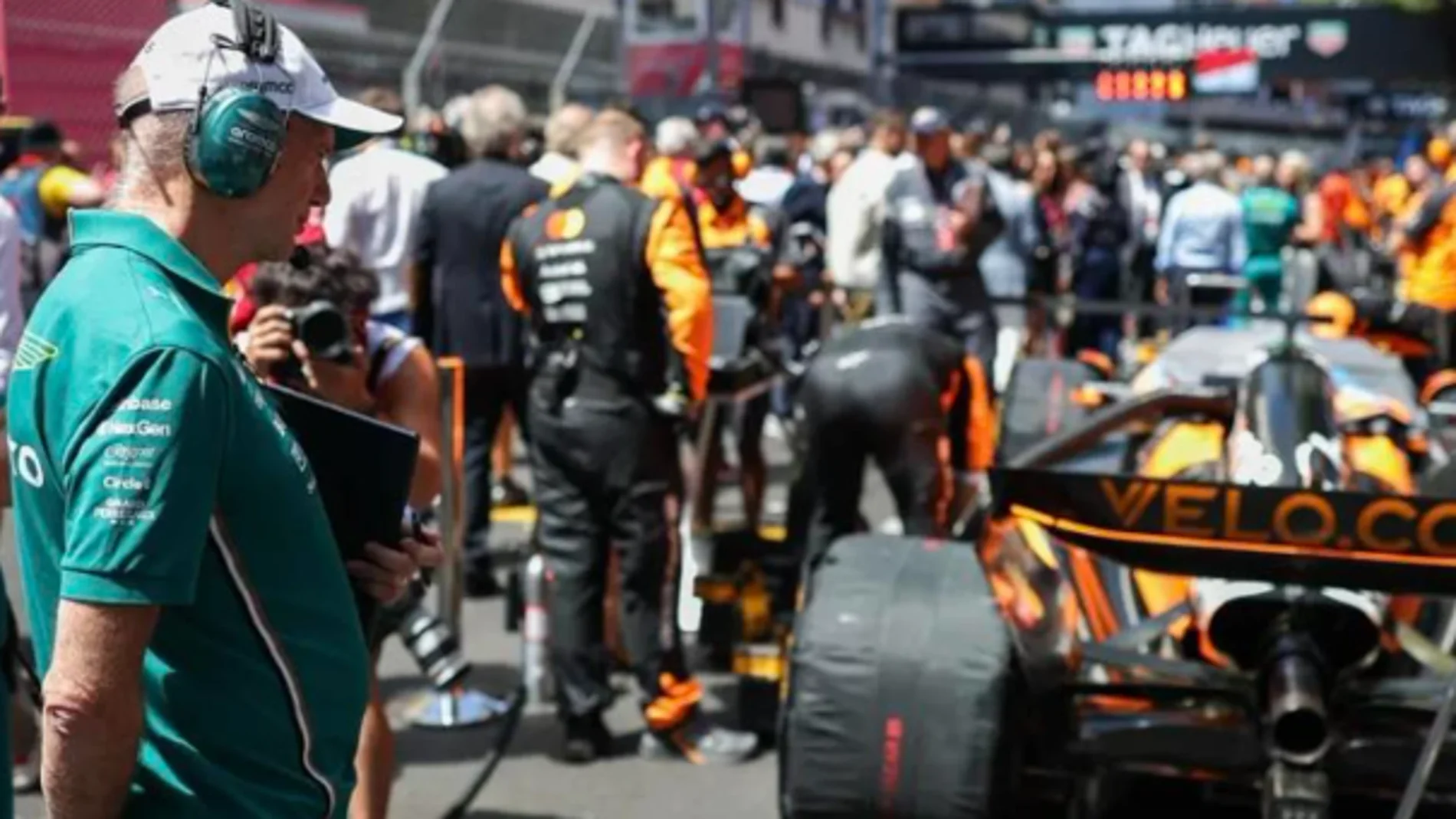 Adrián Newey espiando a McLaren