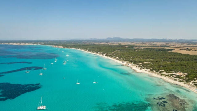 La playa de Baleares que esconde un pasado militar secreto