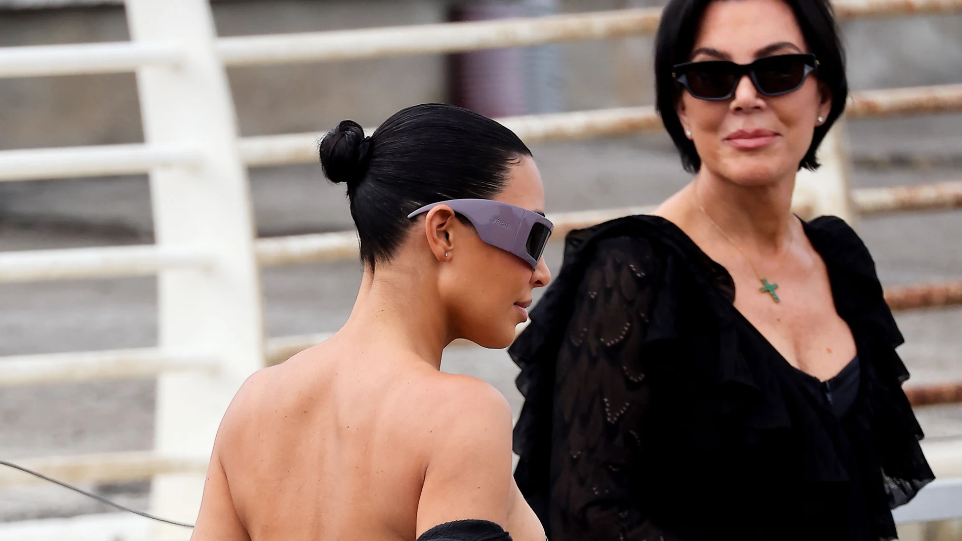 Kim Kardashian y Kris Jenner, a su llegada a Venecia a la boda de Bezos