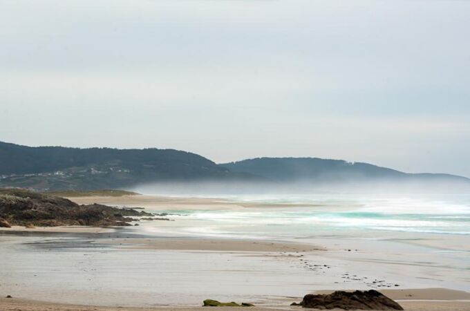 Así es la playa de la Costa da Morte que tiene 4 km de largo y es un santuario para el surf