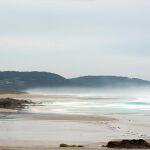 Así es la playa de la Costa da Morte que tiene 4 km de largo y es un santuario para el surf