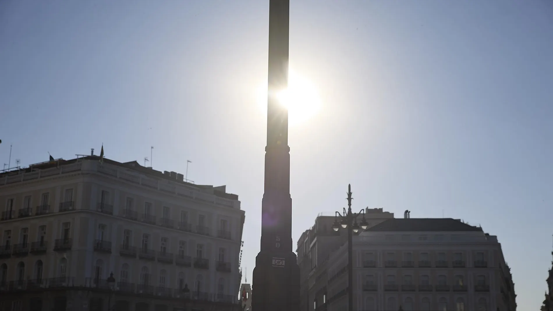 MADRID.-La primera ola de calor del verano llega este sábado a la región con aviso naranja por máximas de hasta 39º