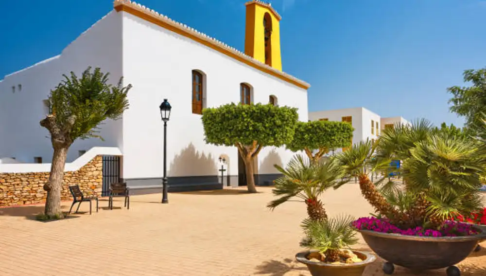 La iglesia de Santa Gertrudis, en el corazón de Ibiza