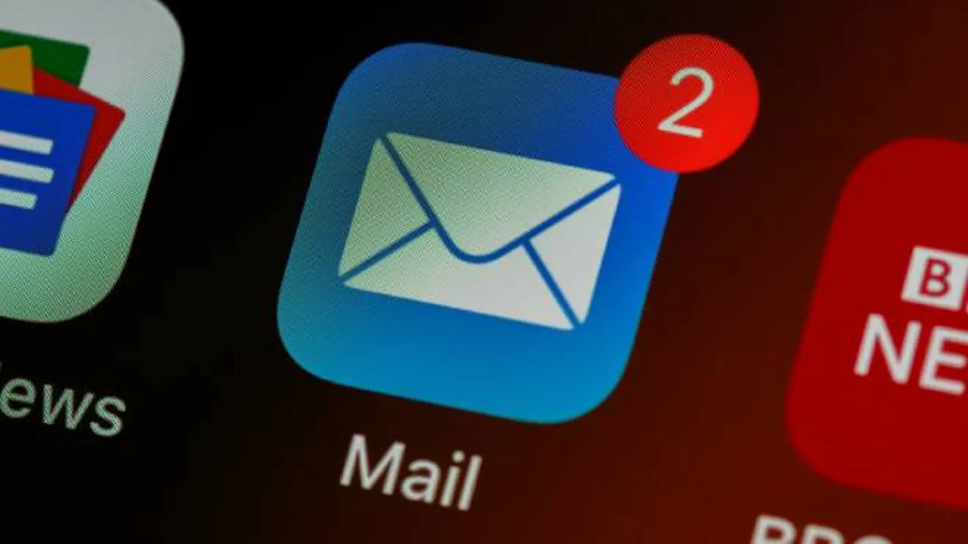 Piénsalo antes de hacer clic: por qué es peligroso usar esta opción común en los correos que recibes.
