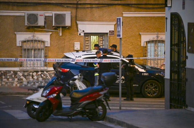 Hallan el cadáver de una mujer de 60 años en una vivienda de Almería
