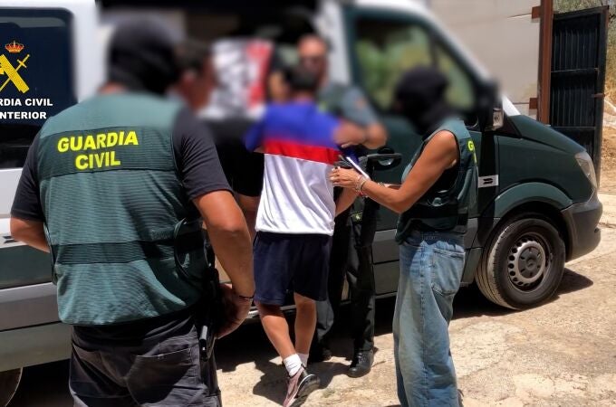 Uno de los arrestados en el marco de la operación