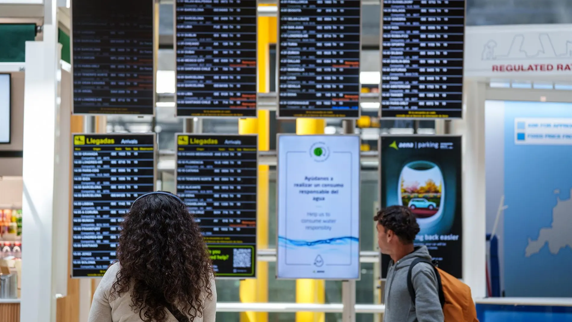 MADRID.-Barajas tiene previstos 4.646 vuelos este fin de semana, primera operación salida del verano