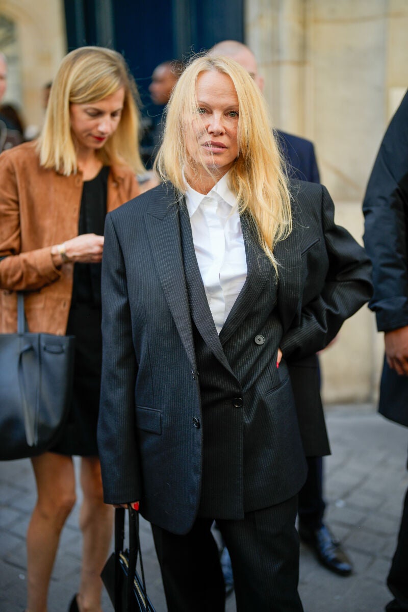 Pamela Anderson en la Semana de la Moda de París 2023.