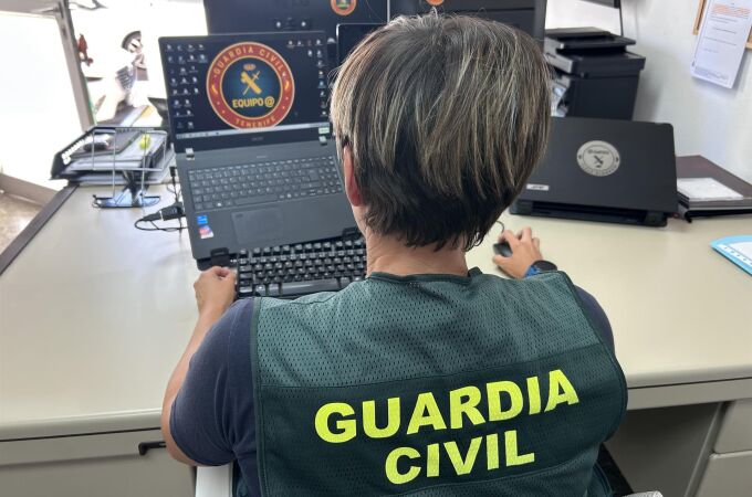 Investigan a un hombre en Tenerife por estafar a una mujer 20.000 euros con el timo del 'falso romance'