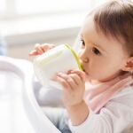 Prebióticos derivados de la achicoria y de la leche humana mejoran la salud intestinal de los bebés
