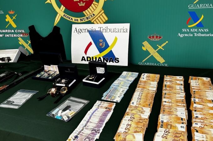 Efectos y dinero intervenido en la operación