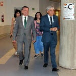  El consejero de la Presidencia, Luis Miguel González Gago, presenta el sistema de autoevaluación de calidad de las Delegaciones Territoriales de la Junta de Castilla y León, acompañado por el delegado territorial, Eduardo Diego