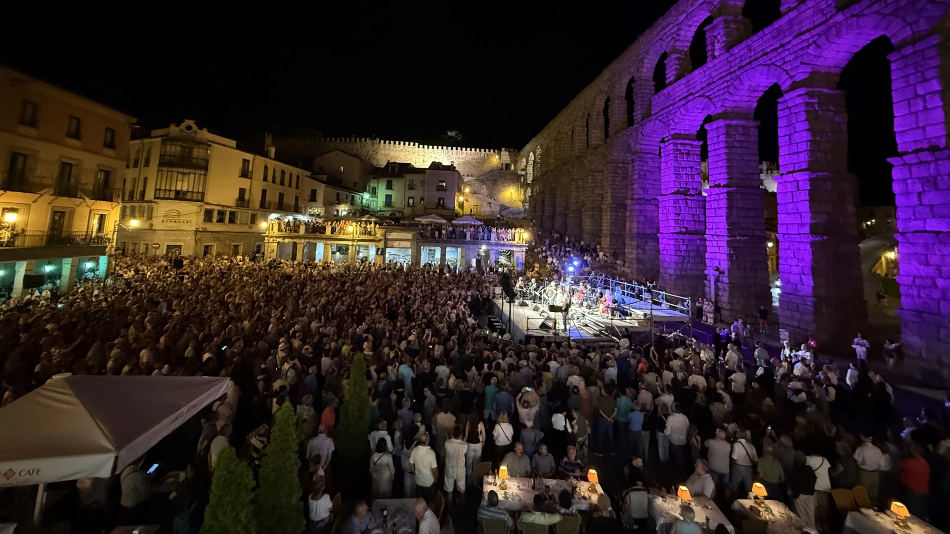 Multitudinario acto de las fiestas de Segovia