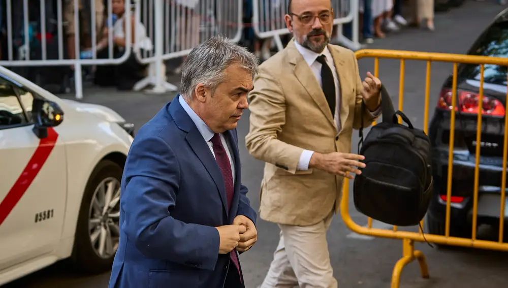 El exsecretario de organización del PSOE, Santos Cerdán , a su llegada al Tribunal Supremo en Madrid, este lun
