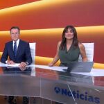 Matías Prats y Mónica Carrillo presentan Antena 3 Noticias 1