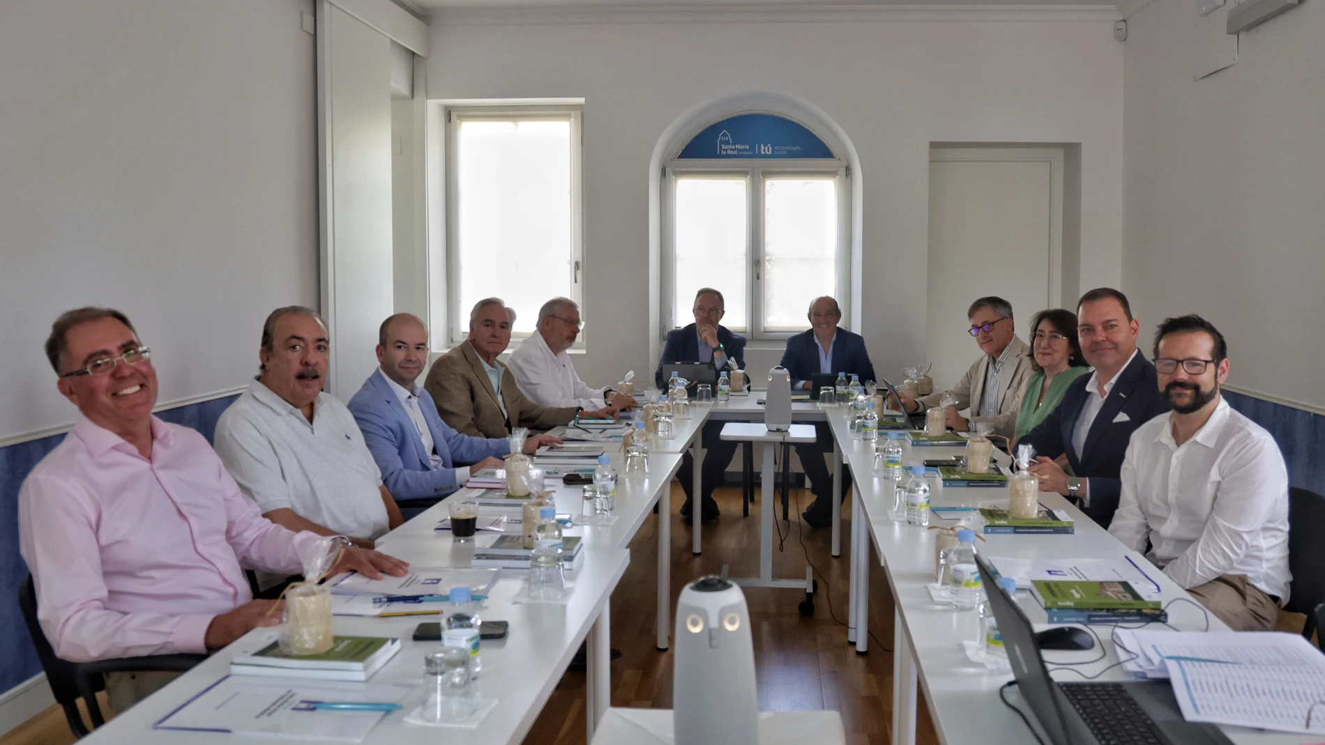 El patronato de la Fundación Santa María la Real, presidido por Ignacio Fernández Sobrino, se reúne en la sede de la entidad en Valladolid