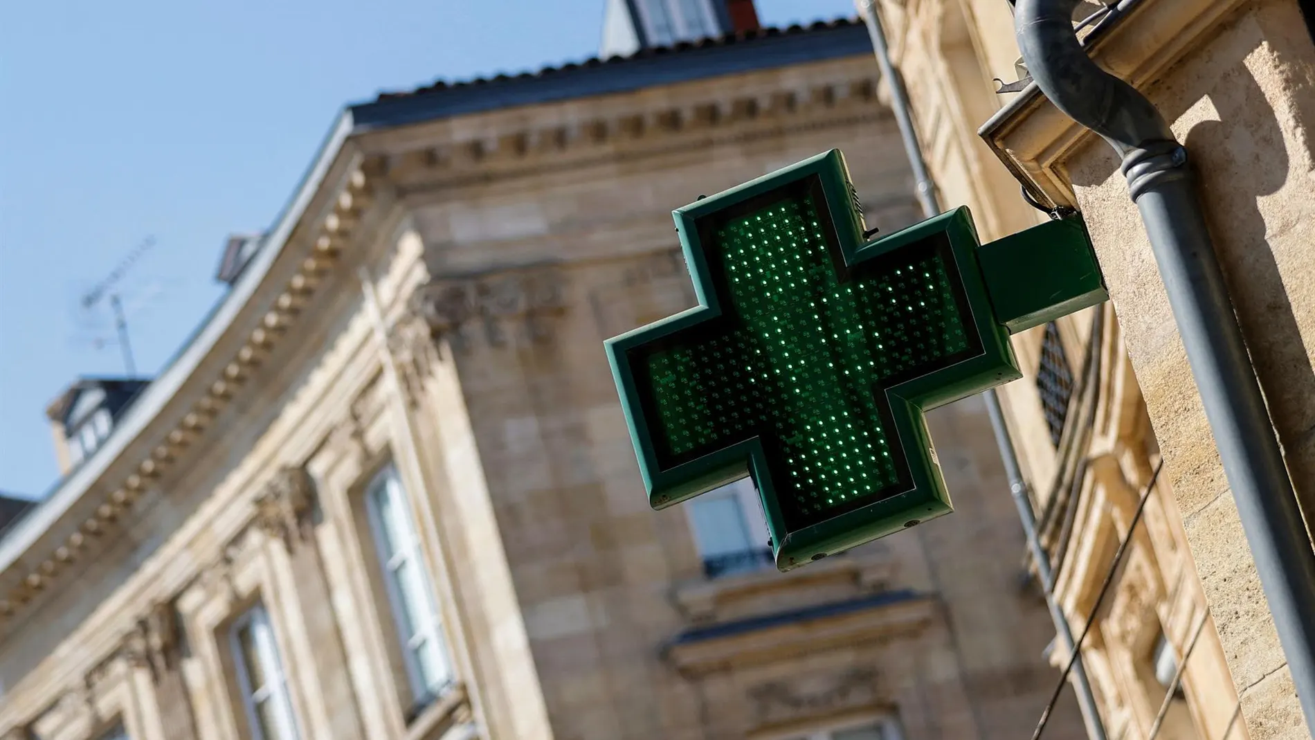Francia.- AMP.- Francia cierra 1.350 colegios por la ola de calor