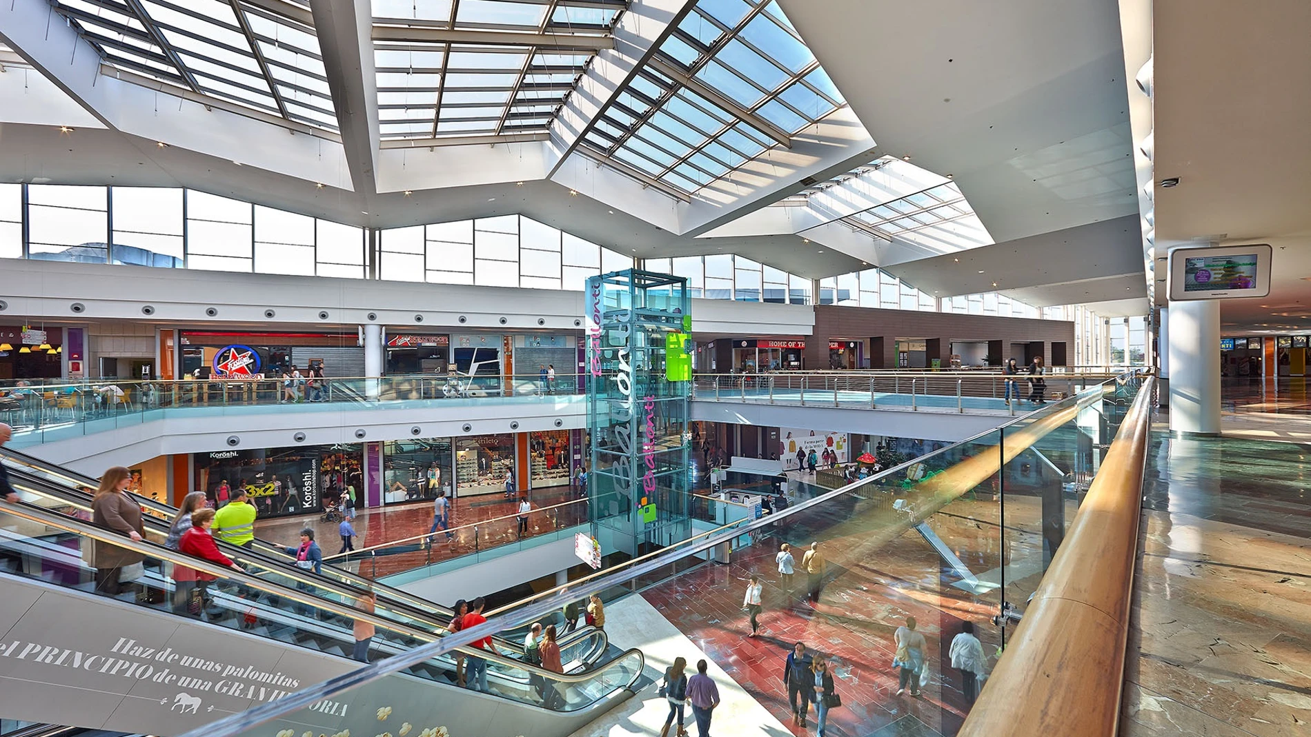 Centro comercial Ballonti, en Portugalete (Bizkaia) REMITIDA / HANDOUT por CBRE Fotografía remitida a medios de comunicación exclusivamente para ilustrar la noticia a la que hace referencia la imagen, y citando la procedencia de la imagen en la firma 30/06/2025