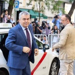 Cerdán llega a declarar al Supremo por los presuntos amaños de obra pública entre gritos de "corrupto"