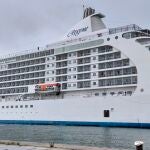 Cerca de 6.000 personas desembarcan en Santander al coincidir dos cruceros con el ferry