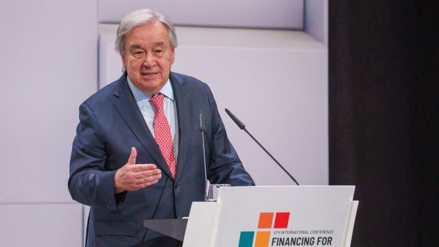Pedro Sánchez y António Guterres comparecen ante los medios en la IV Conferencia Internacional sobre Financiación para el Desarrollo