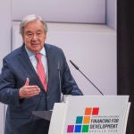 Pedro Sánchez y António Guterres comparecen ante los medios en la IV Conferencia Internacional sobre Financiación para el Desarrollo