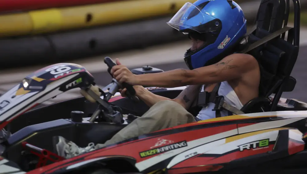 Aitana en los karts.