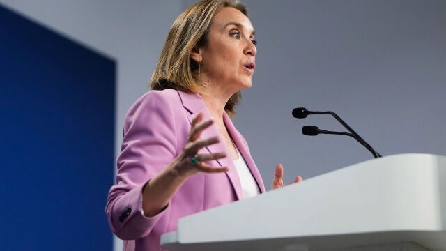 Cuca Gamarra pide a Feijóo que la releve en la Secretaría General del PP