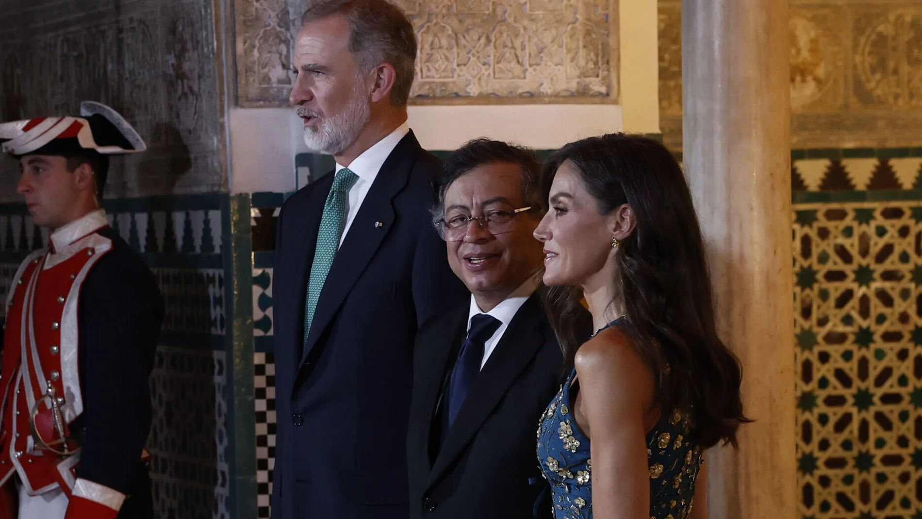 El presidente de Colombia, Gustavo Petro, junto a Sus Majestades, Felipe y Letizia