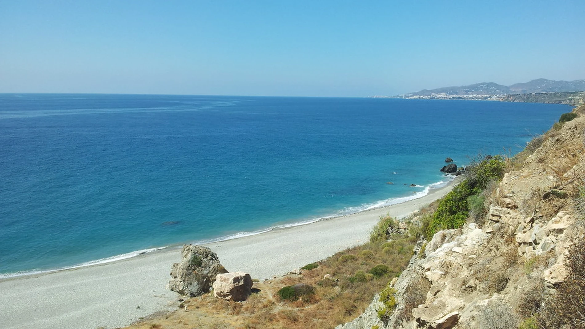 Cala de aguas cristalinas perfecta para practicar snorckel