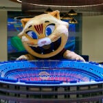 La mascota CAT, el último gran fichaje mediático del Barça