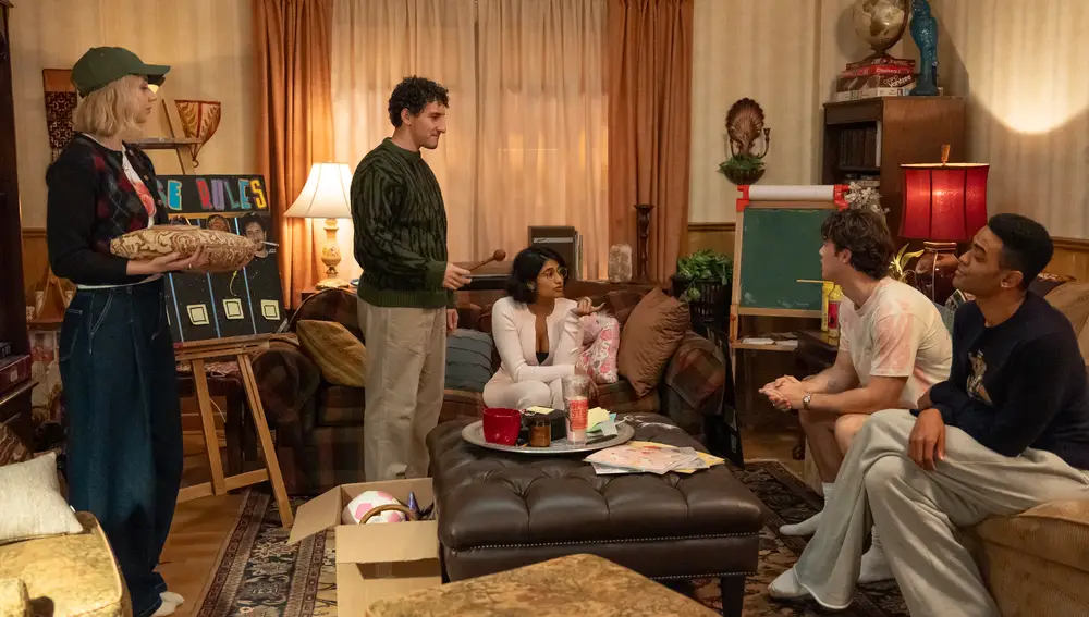 Captura de 'Adults', la nueva serie de Disney+