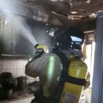 Sucesos.- Servicios de emergencias sofocan un incendio declarado en un edificio en Alcantarilla (Murcia)