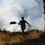 Desalojadas varias viviendas en Chiclana (Cádiz) por un incendio en una zona de pastos