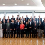 Foto de familia de la reunión del Foro Económico Mundial en Bruselas