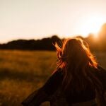 ¿Qué es el kama muta, esa emoción que todos sentimos al menos una vez en la vida?