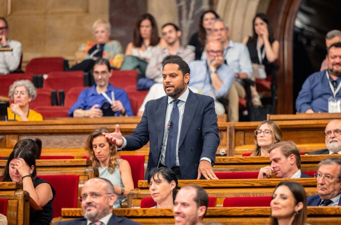 El enganchón entre Ignacio Garriga y Salvador Illa por el “puñetero desastre” que es la educación catalana