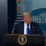 EEUU.- AMP.- Trump desliza una amenaza de deportación contra Elon Musk mientras insiste en lo "mucho" que puede "perder"