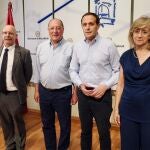 El presidente de la Diputación de Valladolid, Conrado Íscar, la vicepresidenta de la Diputación de Palencia, María José de la Fuente Fombellida, el presidente de Matarromera, Carlos Moro, y, el vicerrector de Investigación, Universidad de Valladolid, Enrique Bayens Lázaro, asisten a la Asamblea de la Cátedra de la UVa de Carlos Moro y la entrega de premios