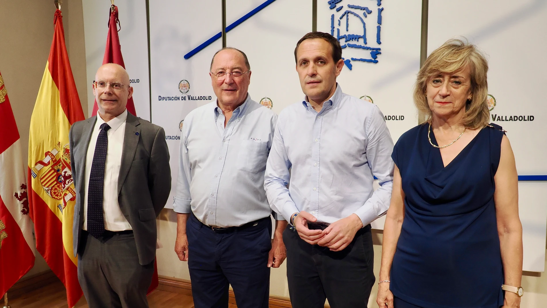 El presidente de la Diputación de Valladolid, Conrado Íscar, la vicepresidenta de la Diputación de Palencia, María José de la Fuente Fombellida, el presidente de Matarromera, Carlos Moro, y, el vicerrector de Investigación, Universidad de Valladolid, Enrique Bayens Lázaro, asisten a la Asamblea de la Cátedra de la UVa de Carlos Moro y la entrega de premios
