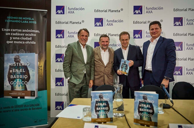 Presentación Premio Novela Fernando Lara que ha ganado este año 2025 el escritor Sergio Vila-Sanjuán. Presenta