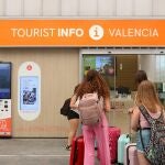 Turismo.- València reabre la oficina turística de estación Joaquín Sorolla con un nuevo diseño "más accesible y digital"