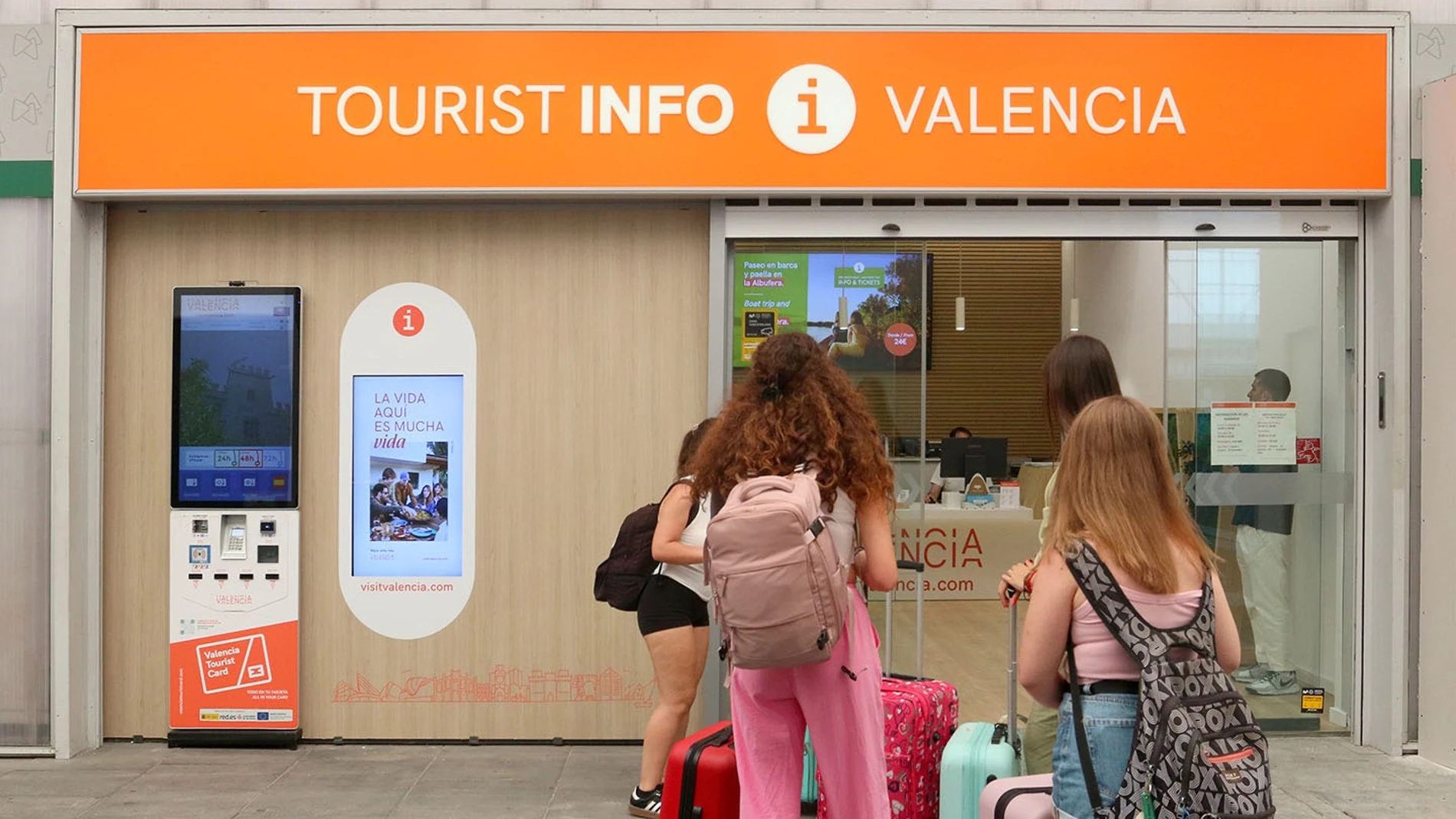 València reabre la oficina turística de la estación Joaquín Sorolla con un nuevo diseño más moderno, accesible y digital REMITIDA / HANDOUT por AYTO VALÈNCIA Fotografía remitida a medios de comunicación exclusivamente para ilustrar la noticia a la que hace referencia la imagen, y citando la procedencia de la imagen en la firma 01/07/2025