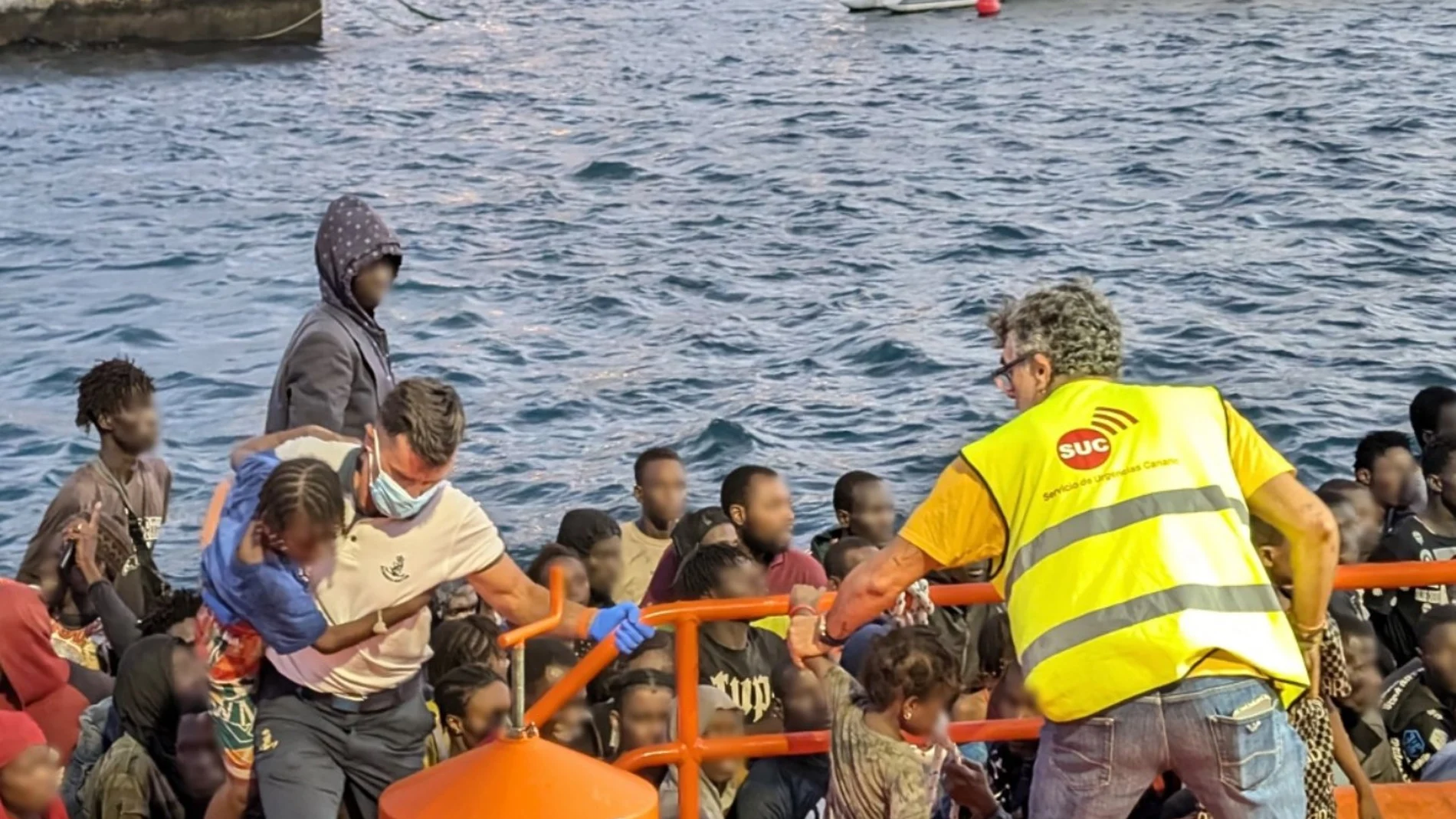 AMP.- El Gobierno ofrece 400 plazas en Madrid para menores migrantes solicitantes de asilo de Canarias