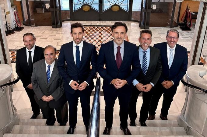 El consejero de Fomento presenta los presupuestos de su departamento, que crecen un 36,5 % para dar facilidades a jóvenes y rentas medias para adquirir un hogar