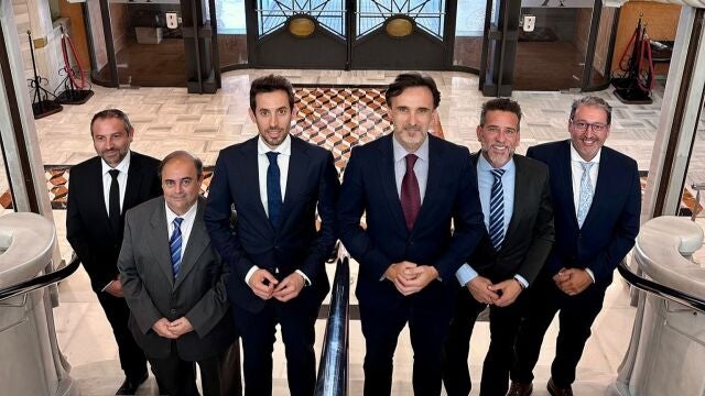 El consejero de Fomento presenta los presupuestos de su departamento, que crecen un 36,5 % para dar facilidades a jóvenes y rentas medias para adquirir un hogar