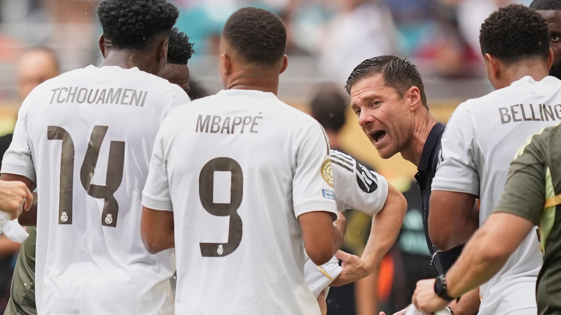Real Madrid manager Xabi Alonso gives instructions during the Club World Cup round of 16 soccer match between Real Madrid and Juventus in Miami Gardens, Fla., Tuesday, July 1, 2025. (AP Photo/Rebecca Blackwell)